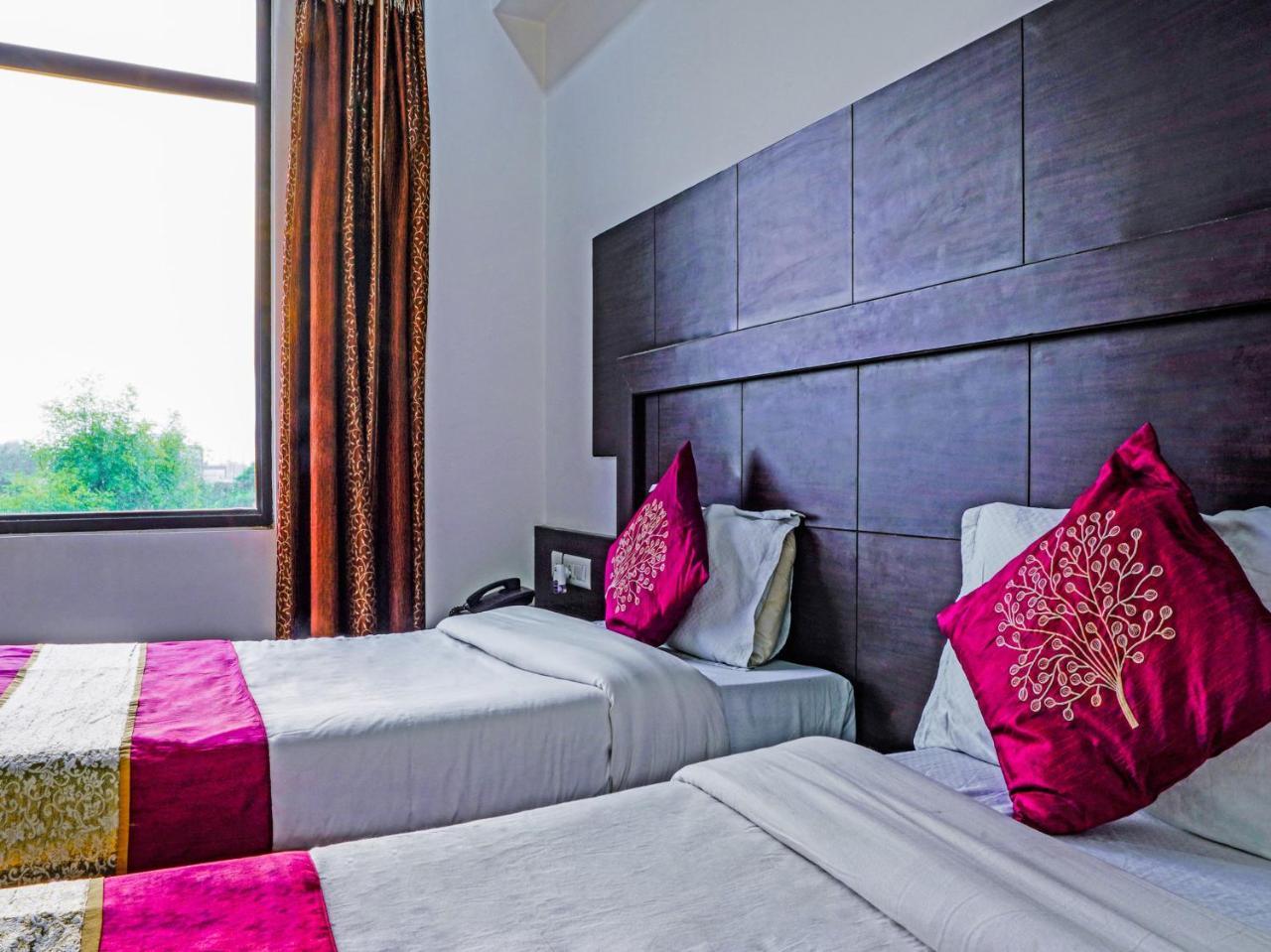 Madhu Resort Agra  Exterior photo