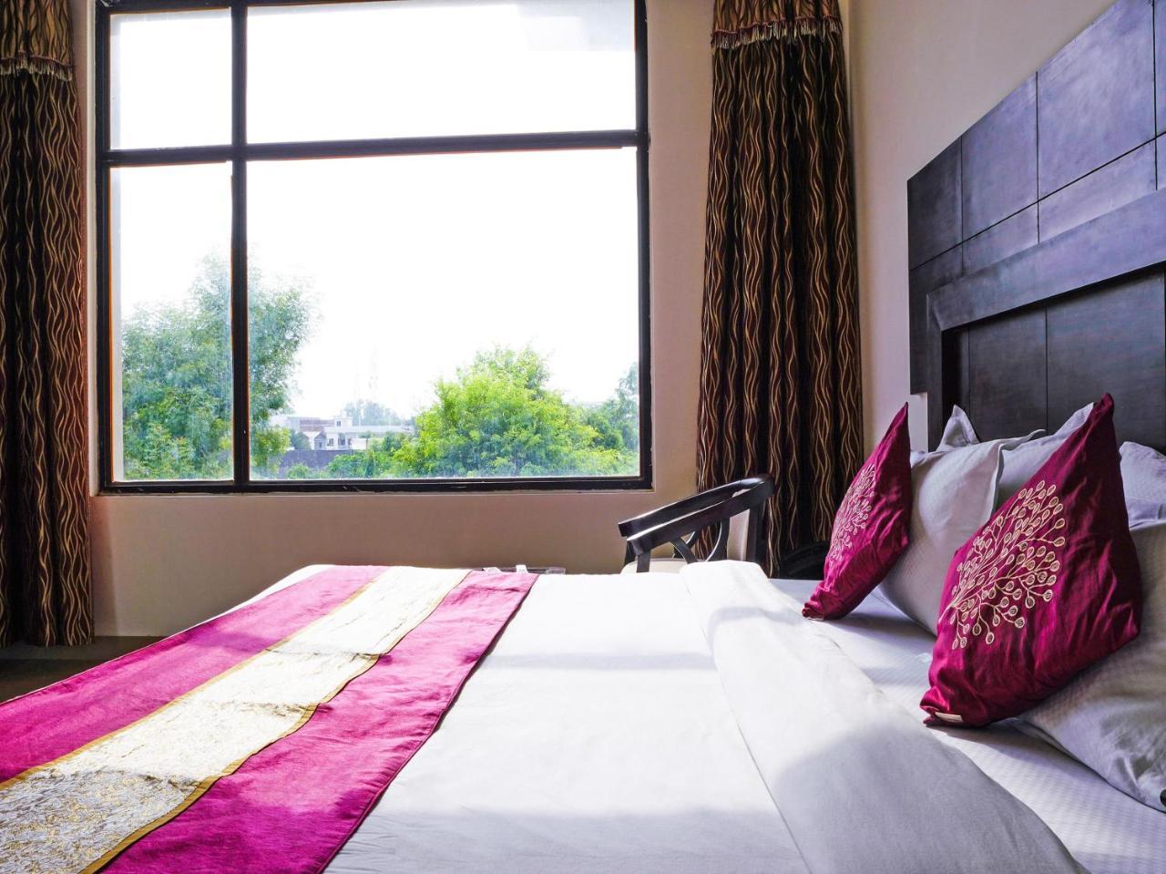 Madhu Resort Agra  Exterior photo