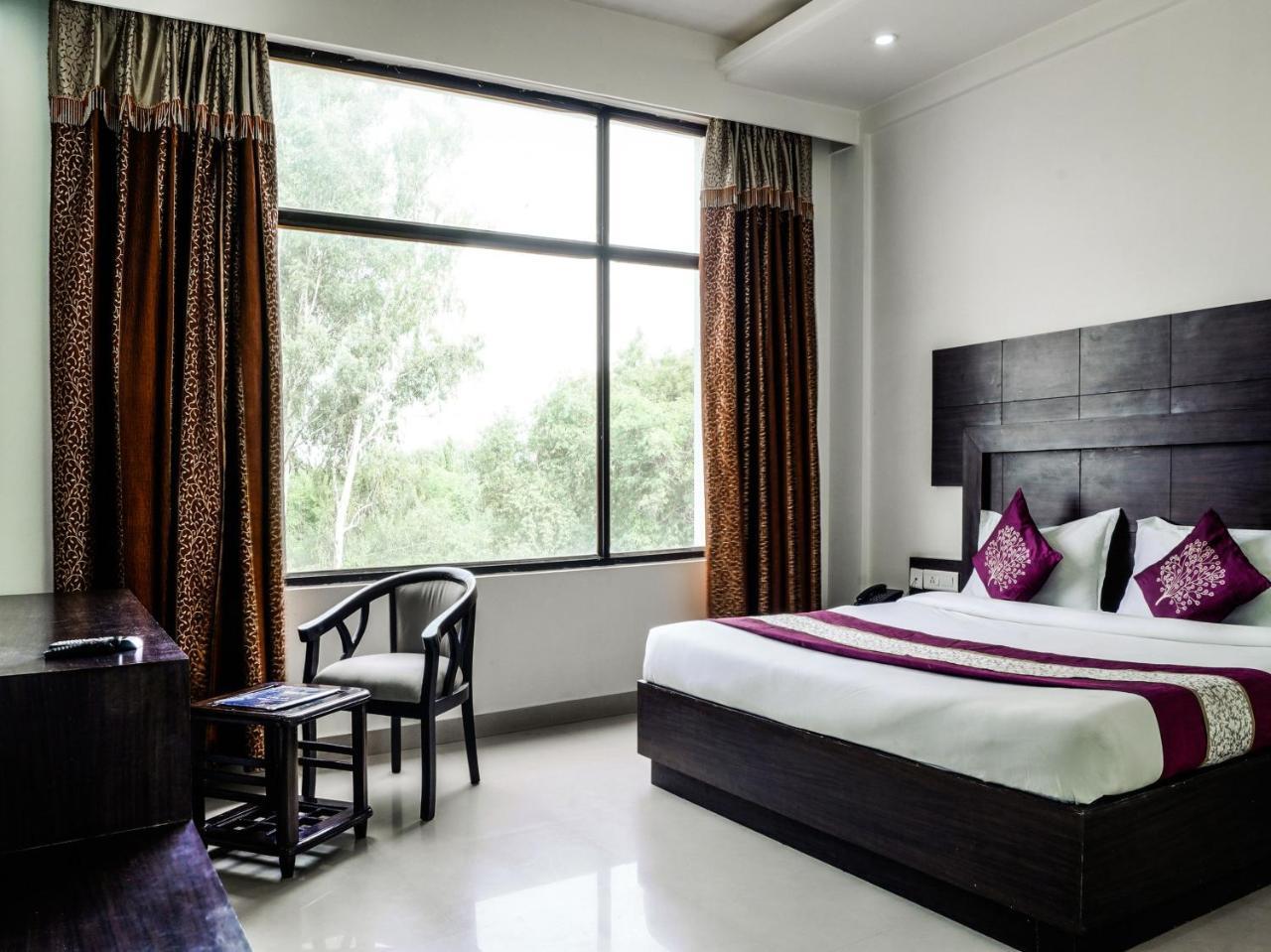 Madhu Resort Agra  Exterior photo