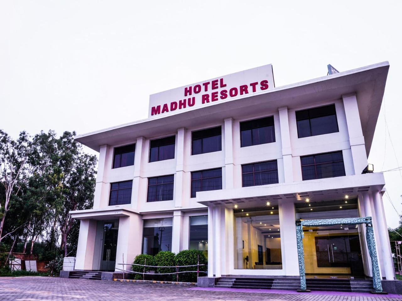 Madhu Resort Agra  Exterior photo